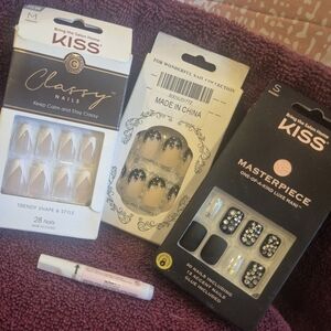 KISS Press-On Nail Trio with Black, Nude & Clear Glitter Accents + Extra Glue
